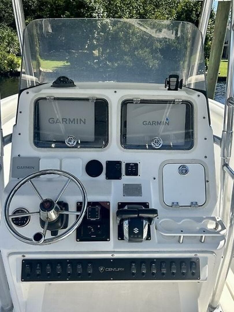 2000 Century 3100 Center Console — photo 5