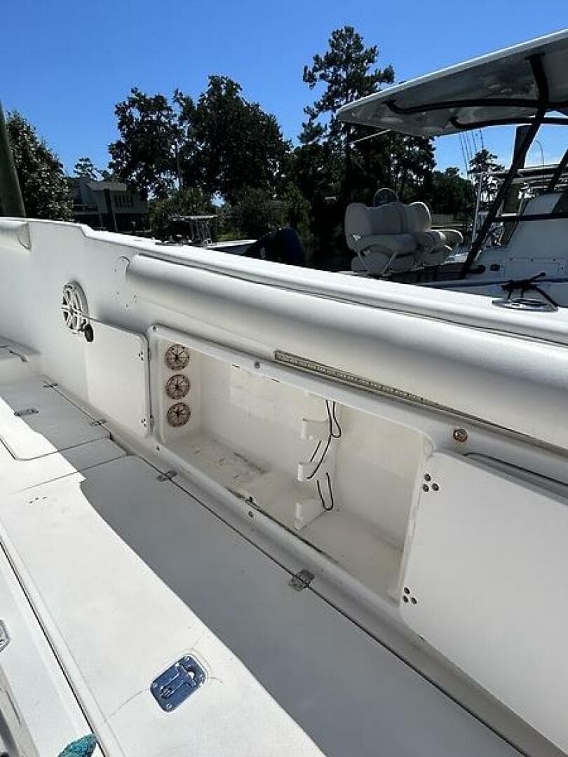 2000 Century 3100 Center Console — photo 17