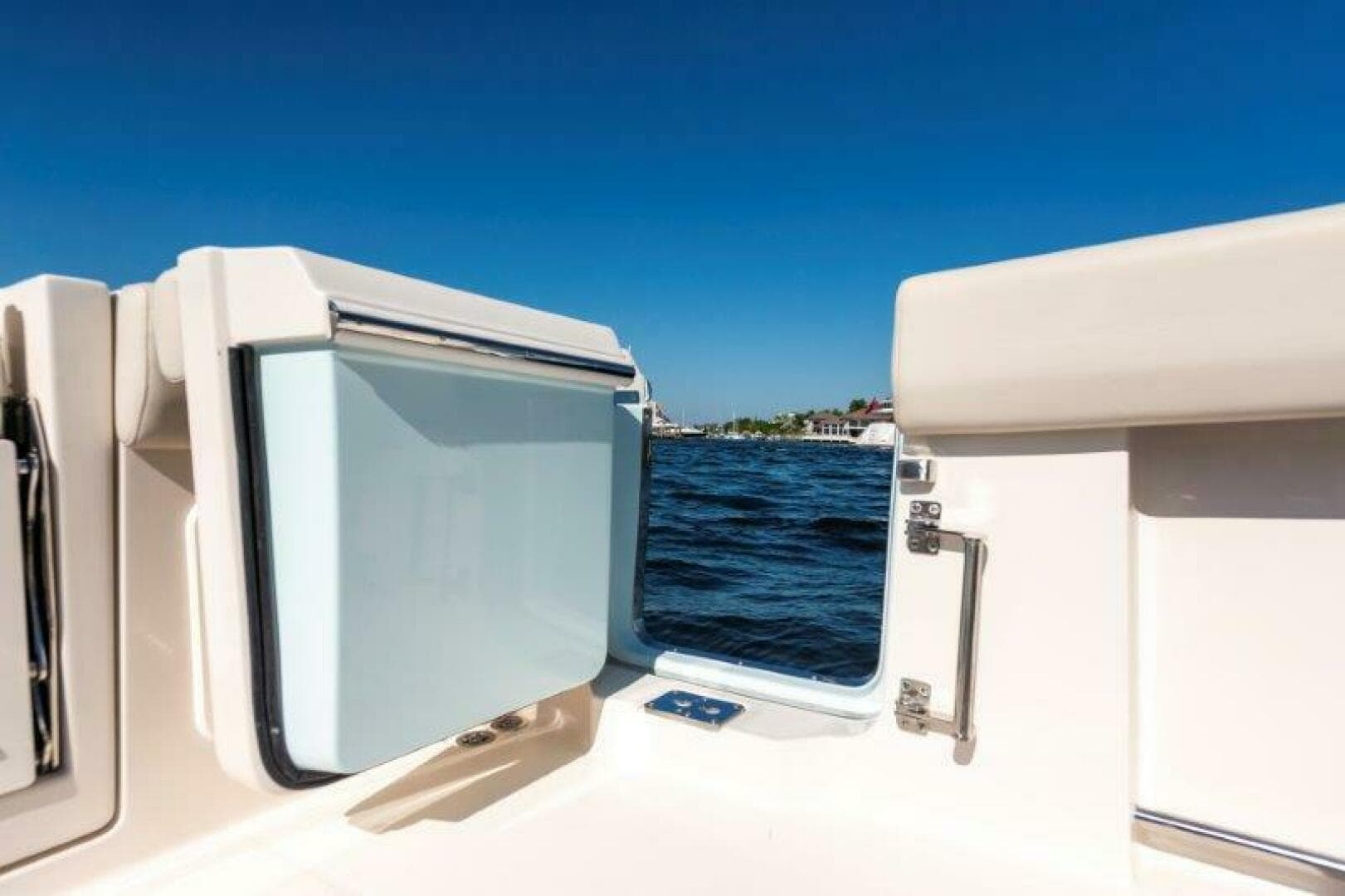 2025 Sailfish 312 Center Console — photo 3