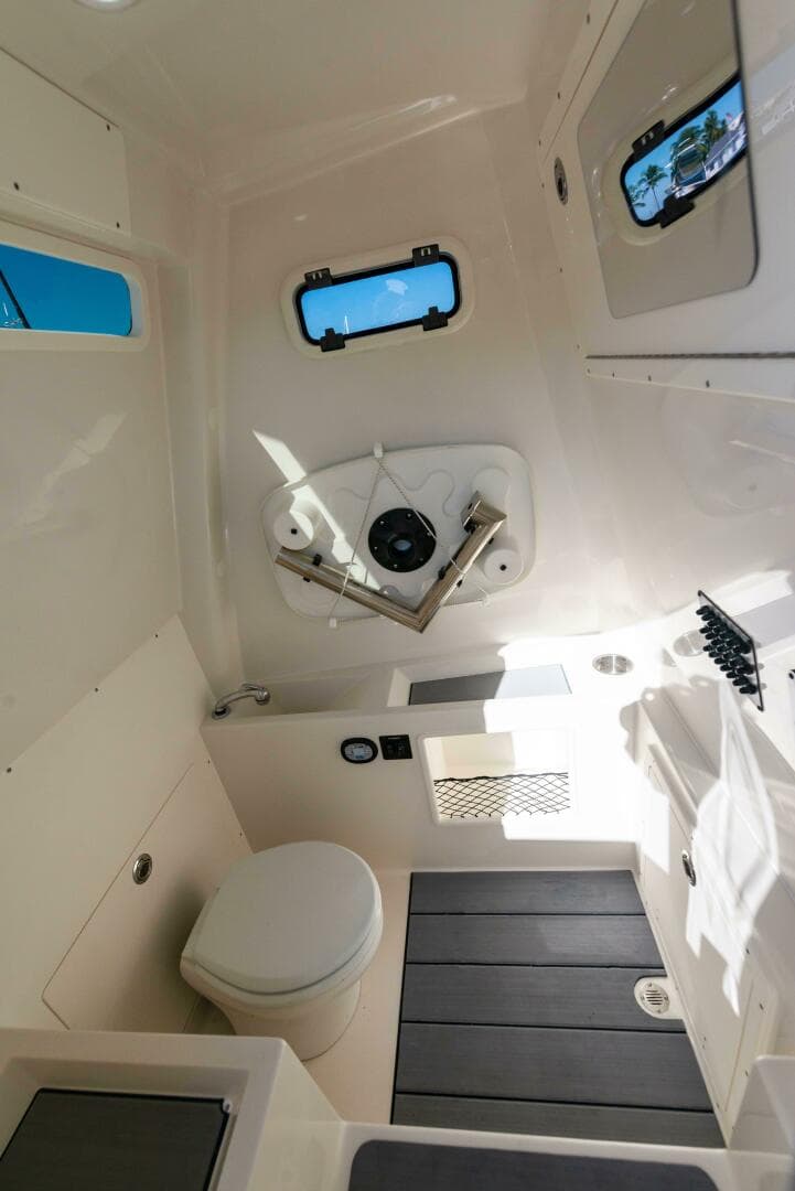 2025 Sailfish 312 Center Console — photo 5