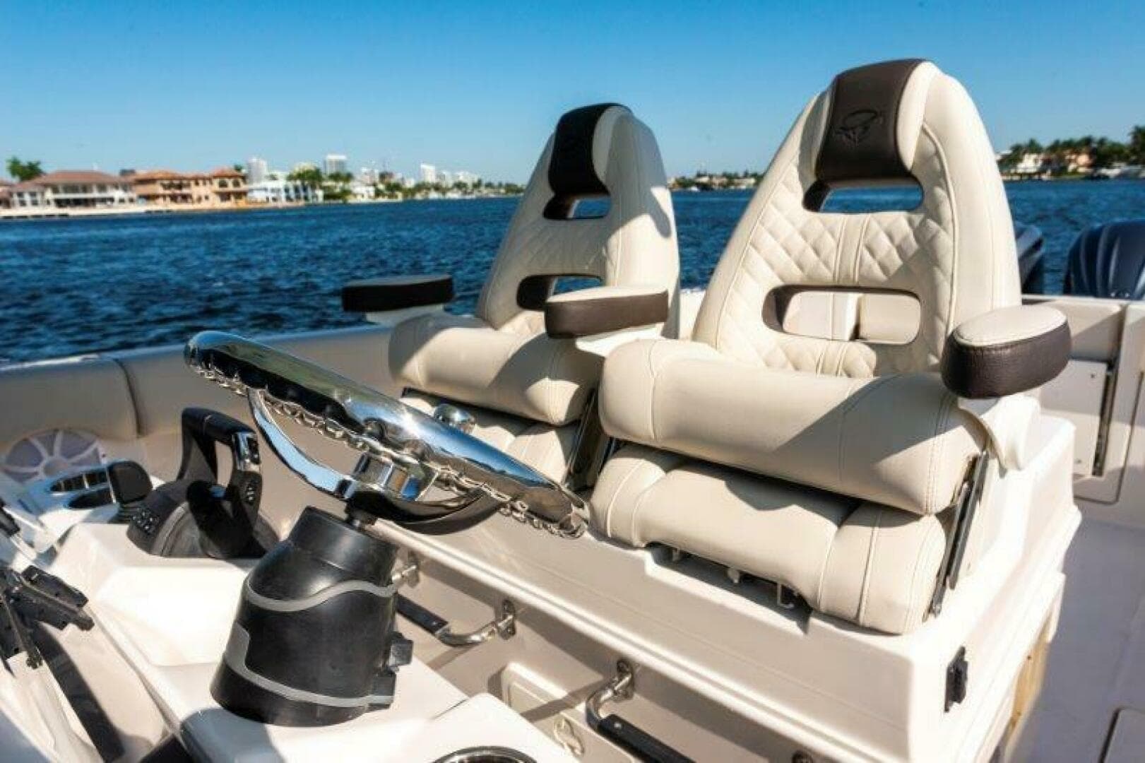 2025 Sailfish 312 Center Console — photo 8