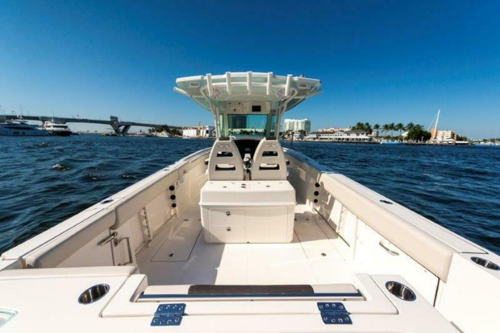 2025 Sailfish 312 Center Console — photo 2