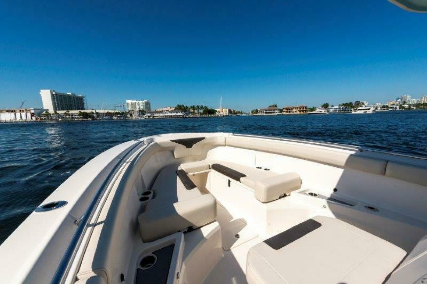 2025 Sailfish 312 Center Console — photo 10