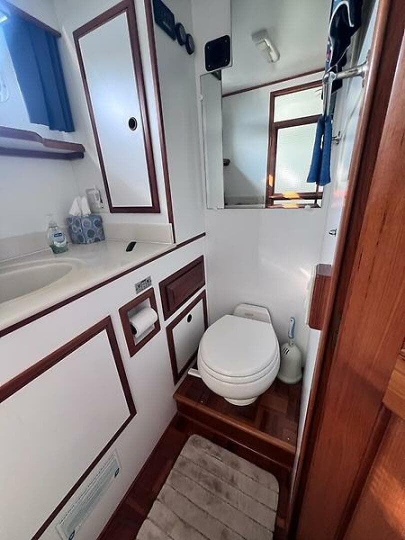 2006 Defever Pilothouse — photo 30