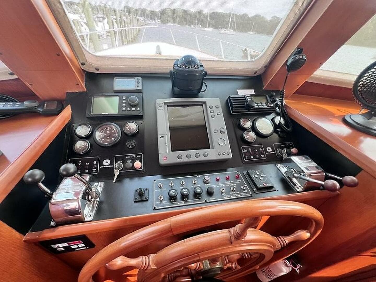 2006 Defever Pilothouse — photo 35