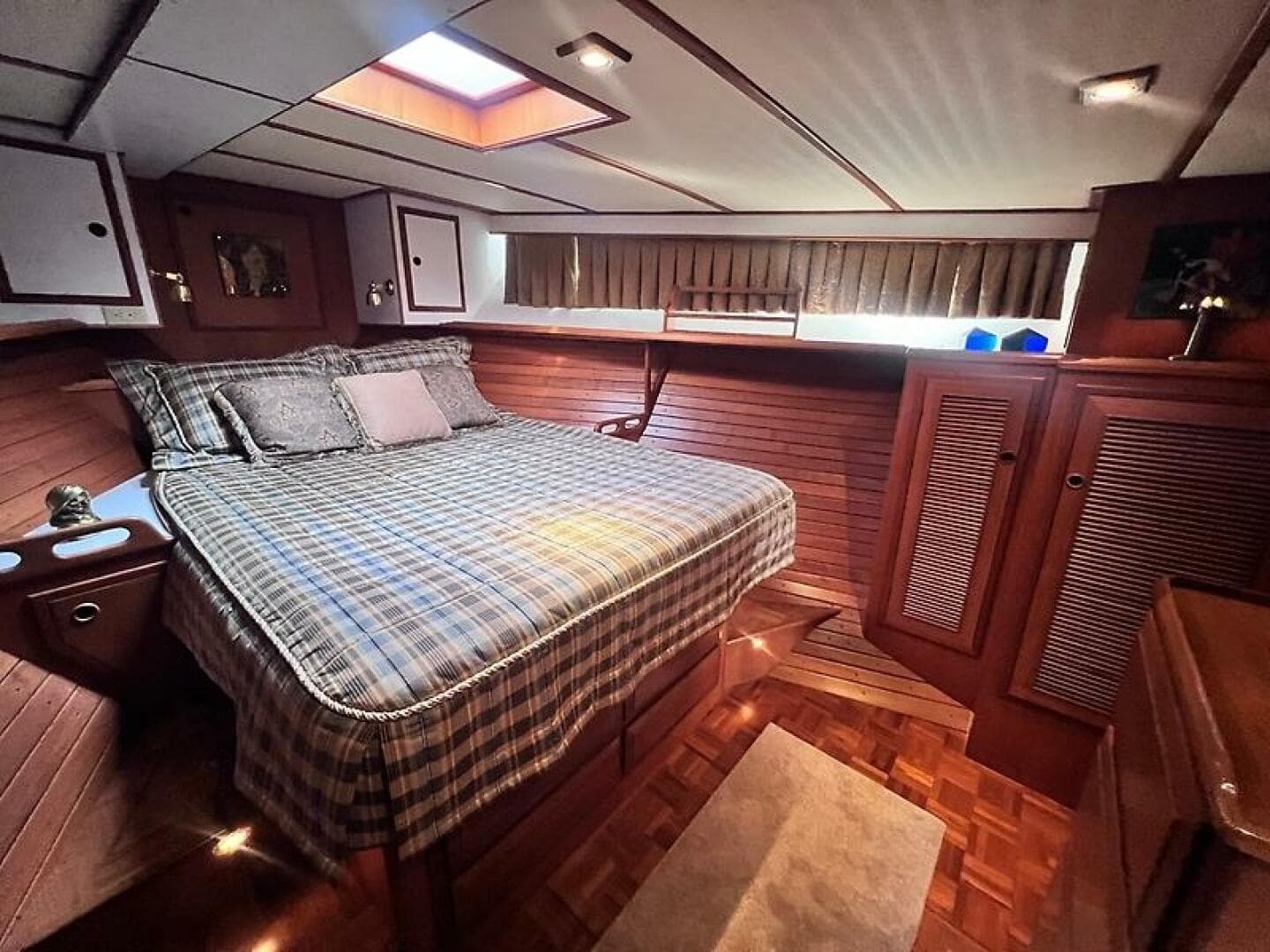 2006 Defever Pilothouse — photo 23