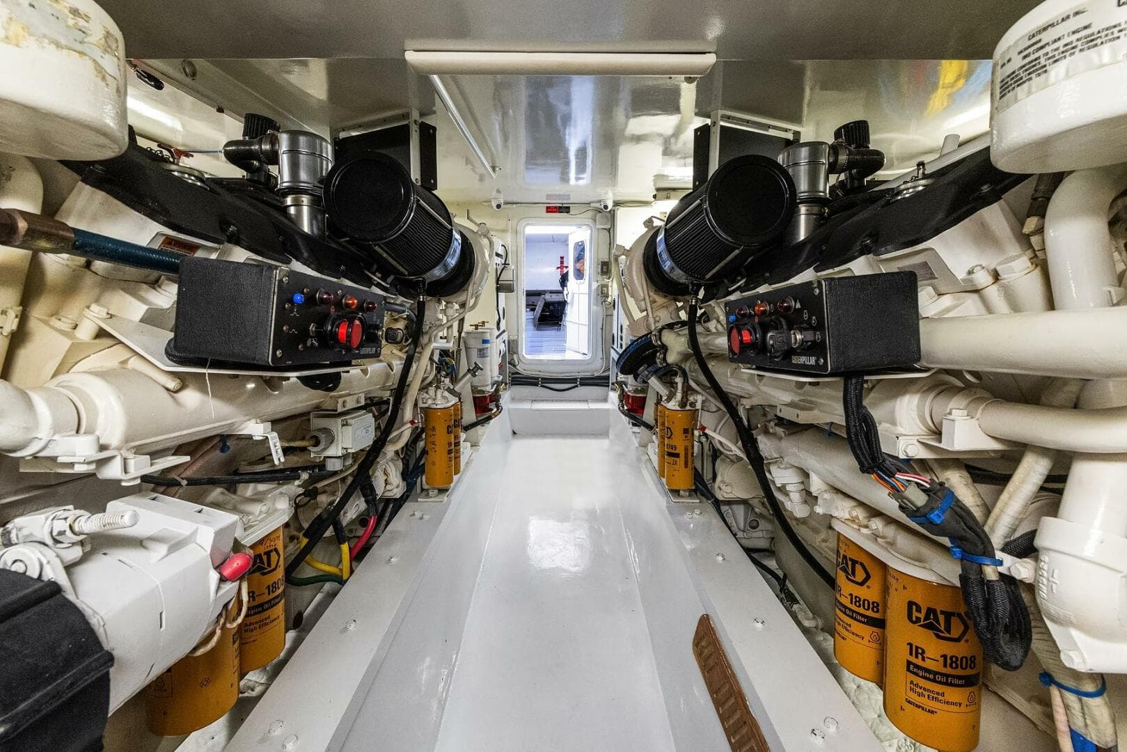 2001 Hatteras Cockpit — photo 26