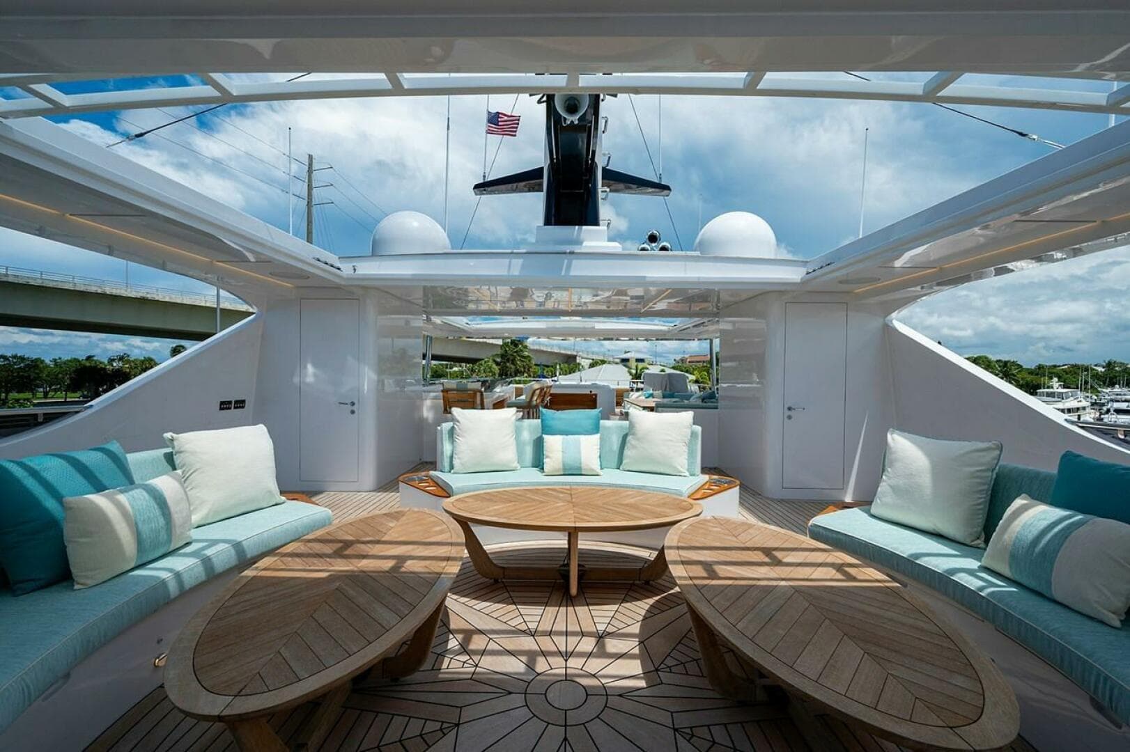 2020 Majesty Yachts 140 — photo 14