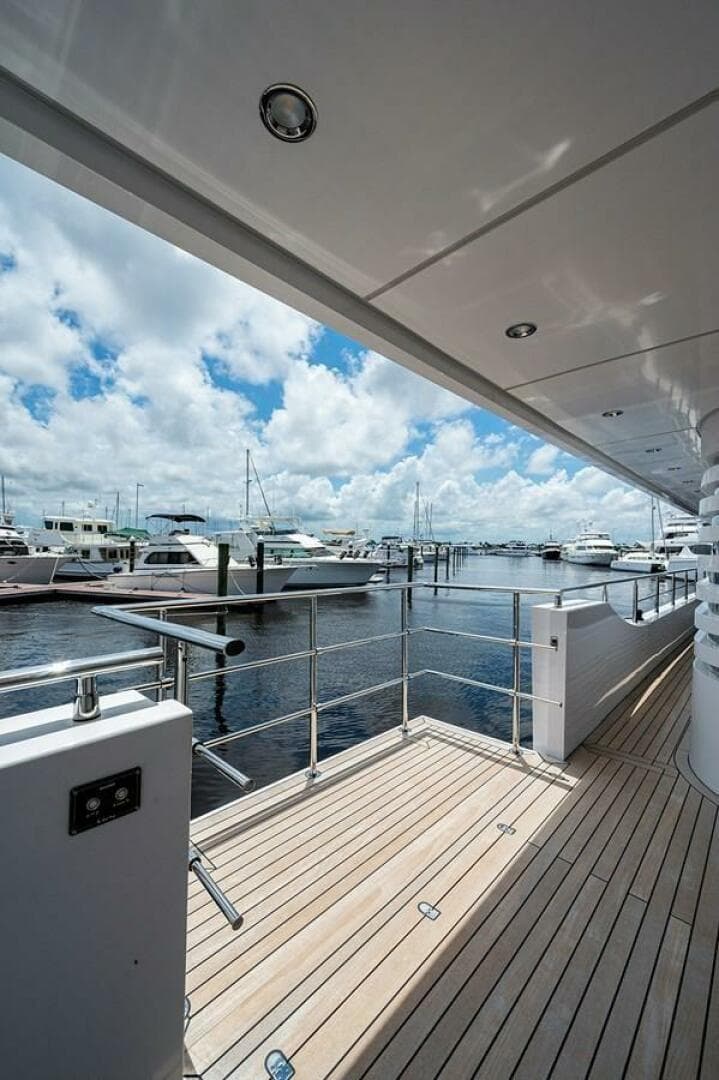 2020 Majesty Yachts 140 — photo 22
