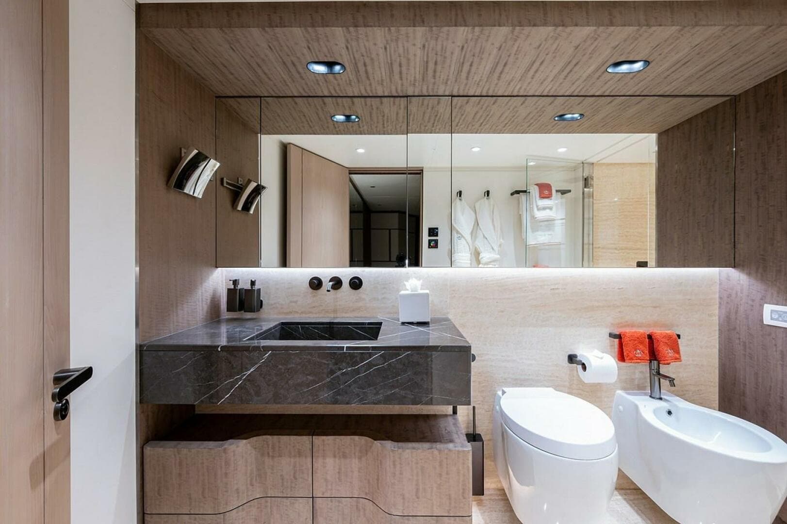 2020 Majesty Yachts 140 — photo 43