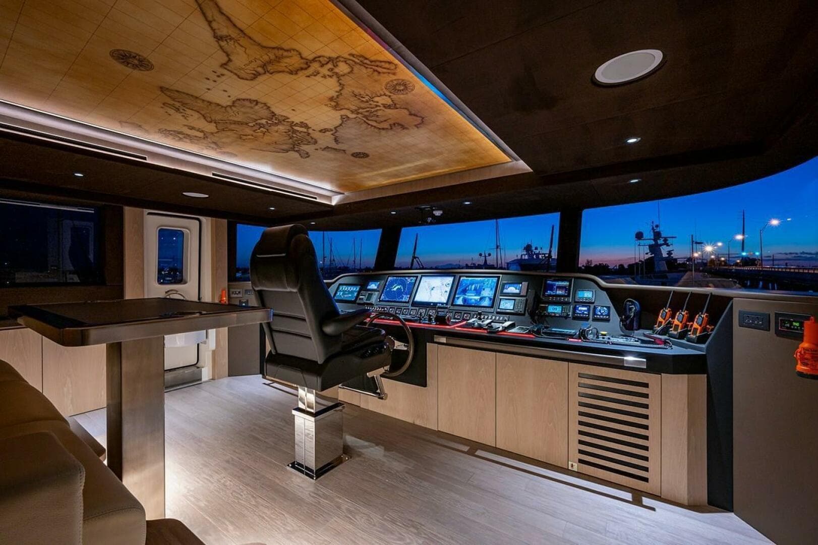 2020 Majesty Yachts 140 — photo 31