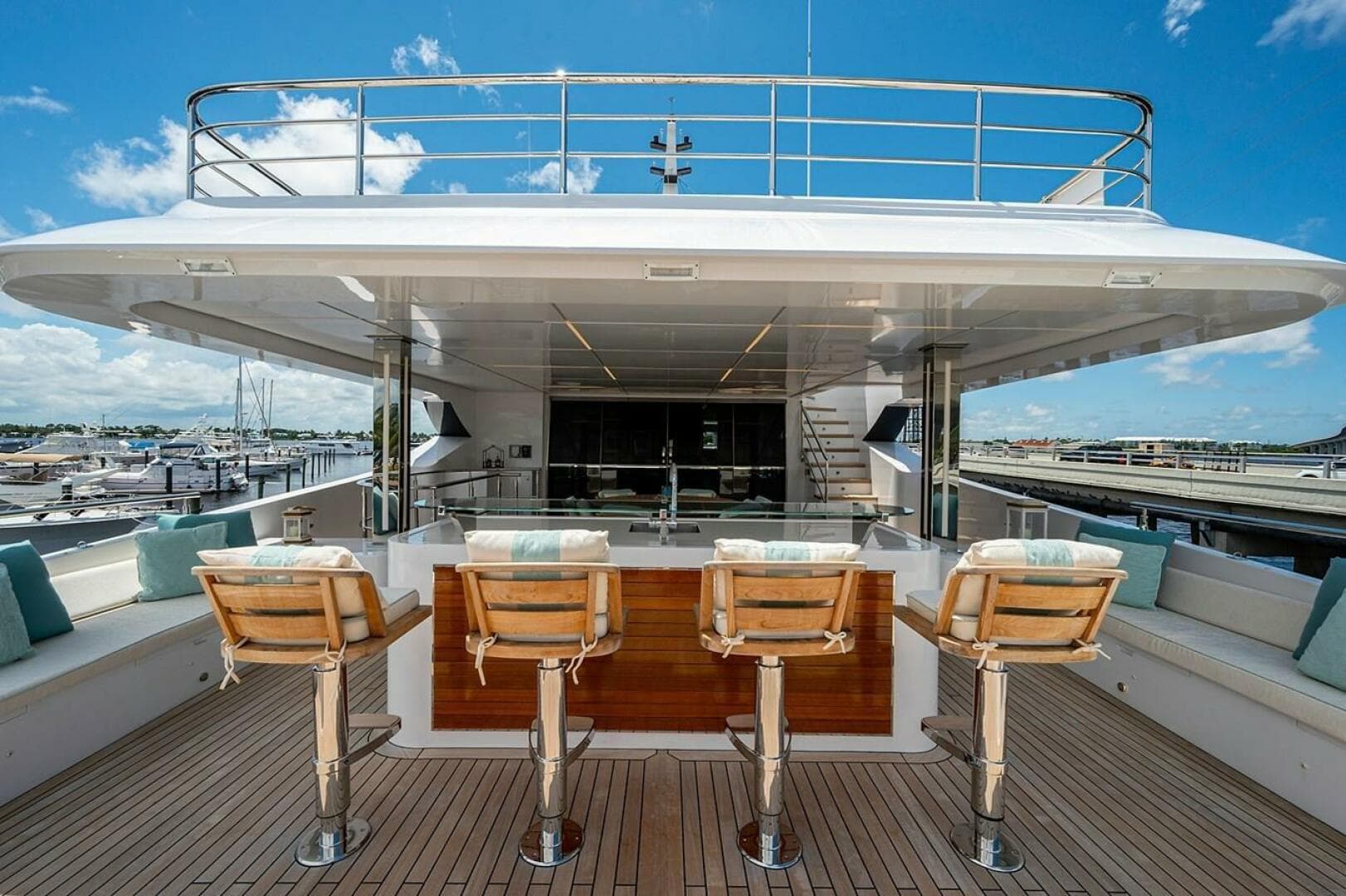 2020 Majesty Yachts 140 — photo 17