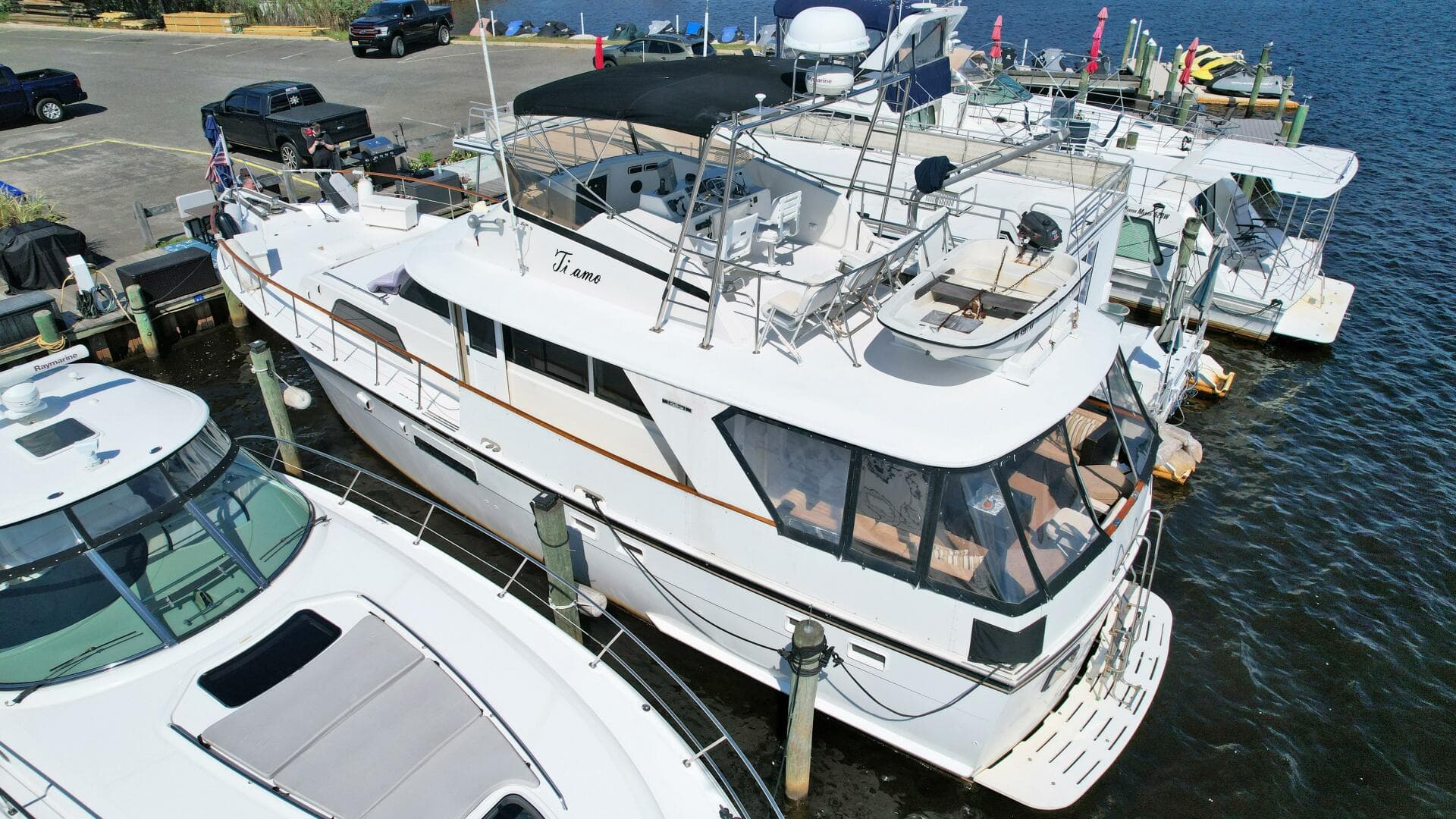 1974 Hatteras Motor Yacht — photo 12