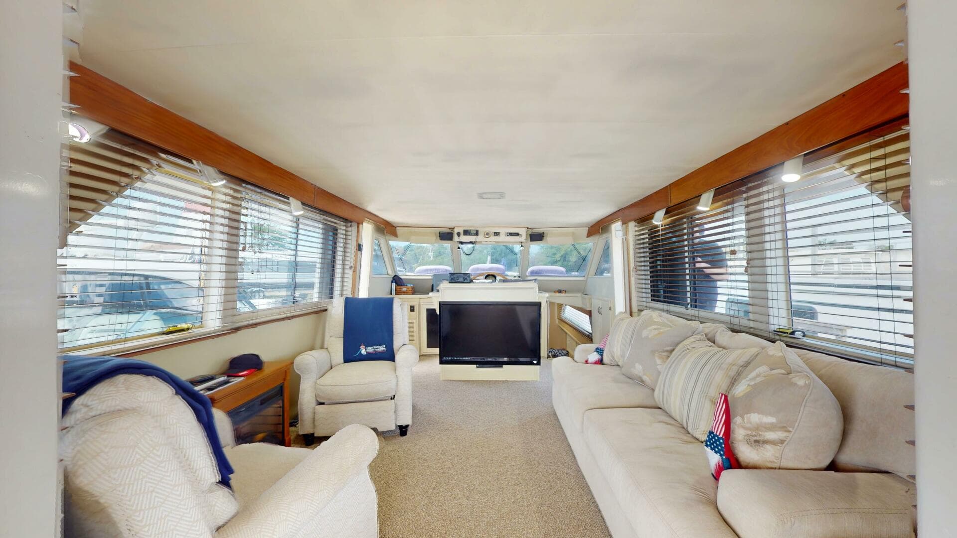 1974 Hatteras Motor Yacht — photo 17