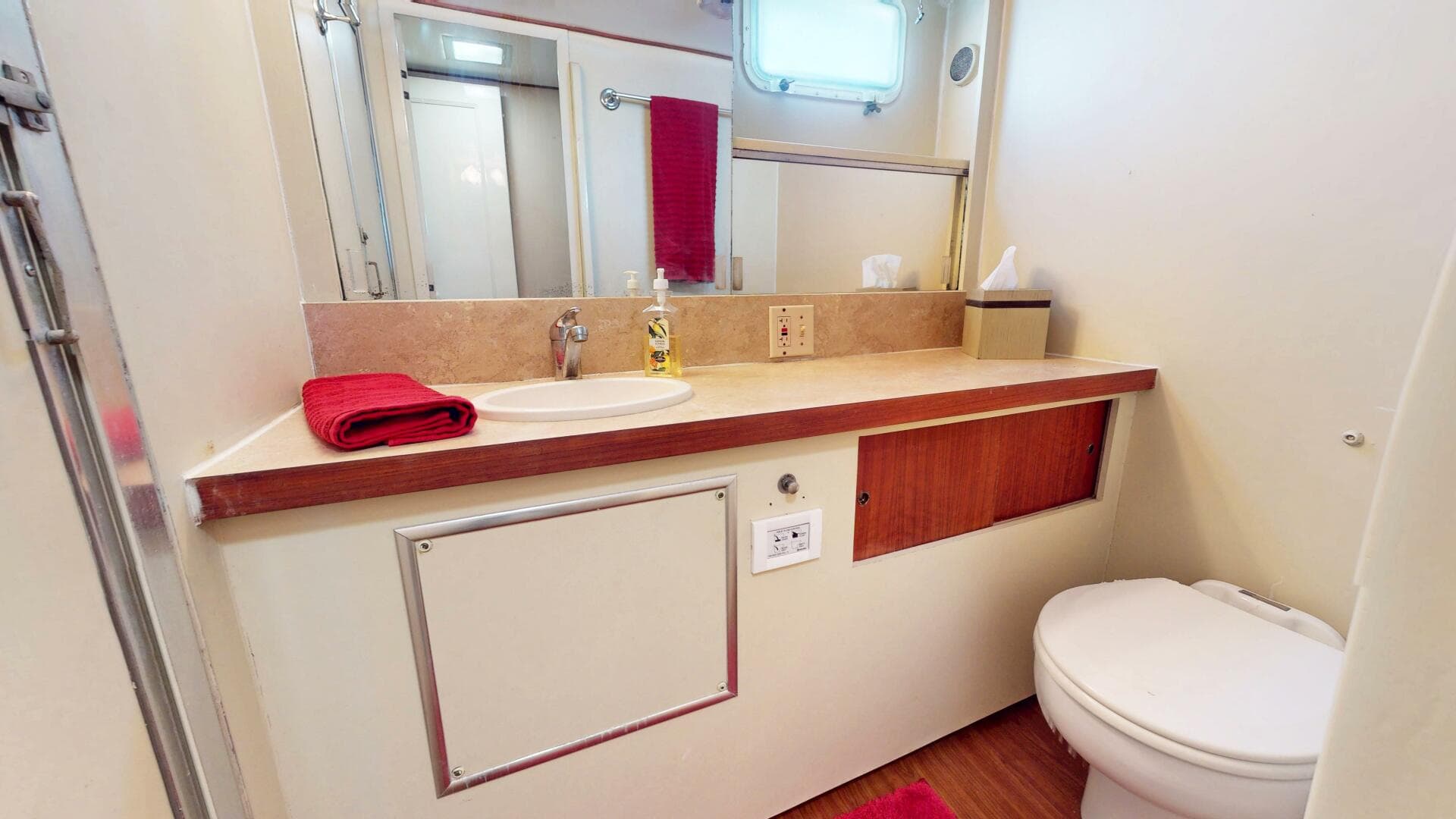 1974 Hatteras Motor Yacht — photo 39