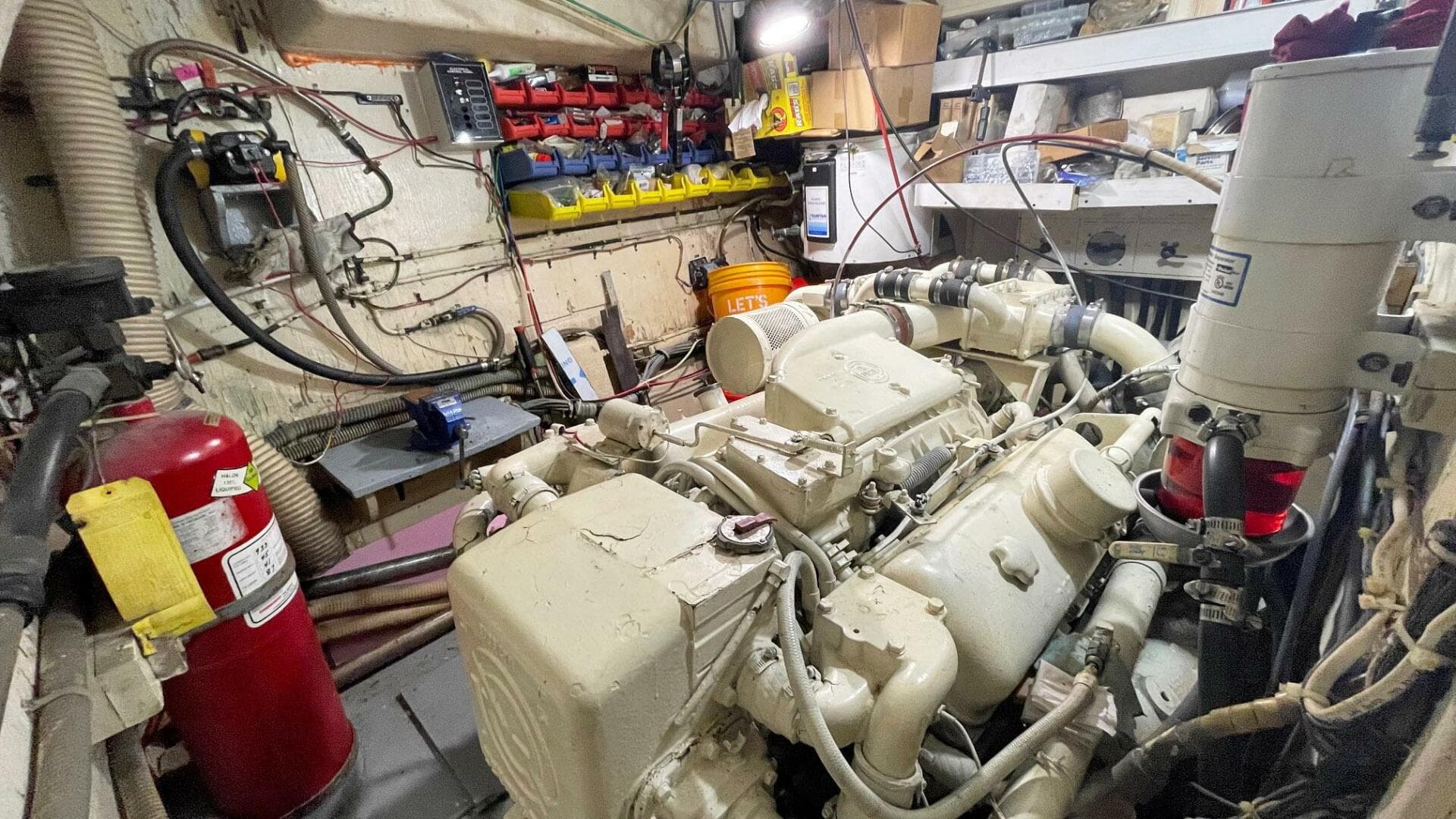 1974 Hatteras Motor Yacht — photo 40