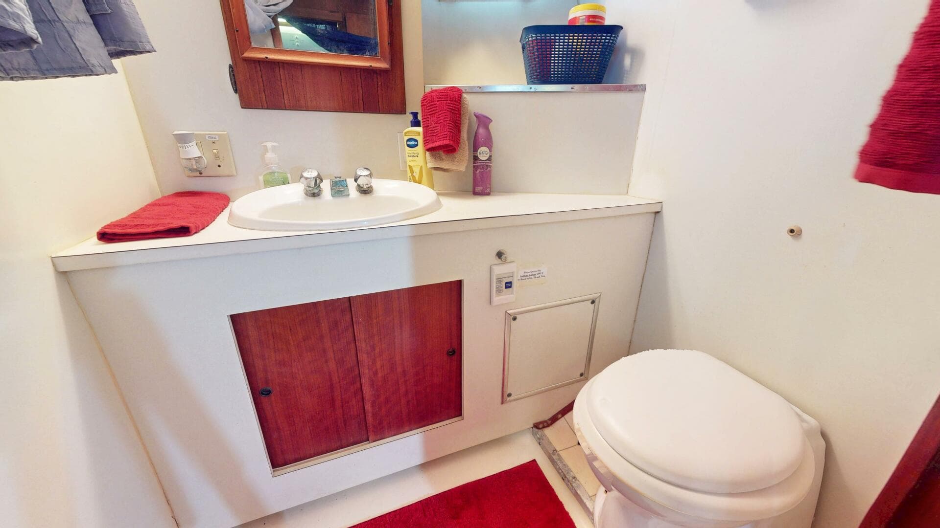 1974 Hatteras Motor Yacht — photo 33