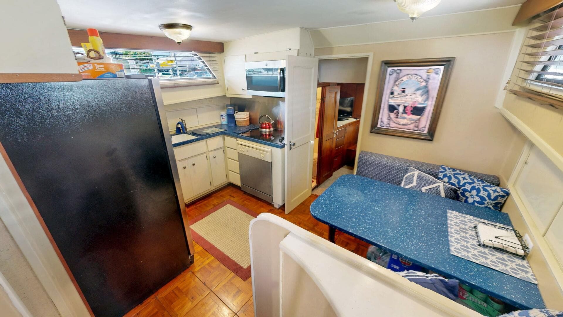 1974 Hatteras Motor Yacht — photo 26