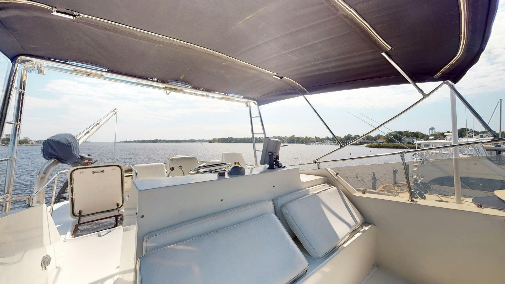 1974 Hatteras Motor Yacht — photo 44