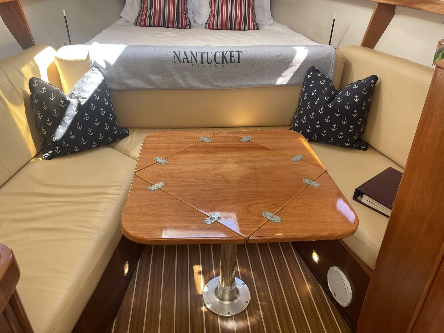 2005 Mainship 30 Pilot II — photo 22