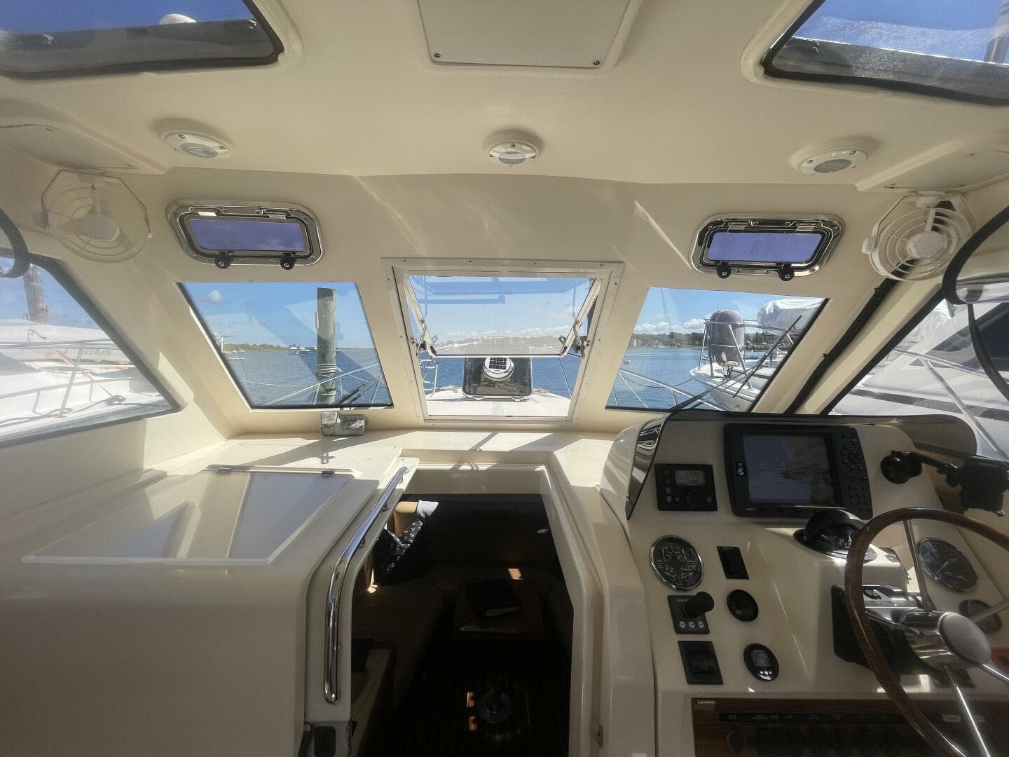 2005 Mainship 30 Pilot II — photo 15