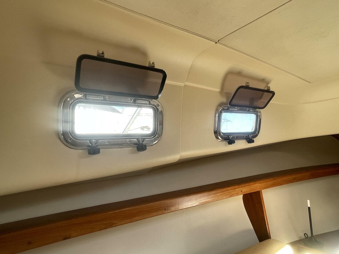 2005 Mainship 30 Pilot II — photo 25