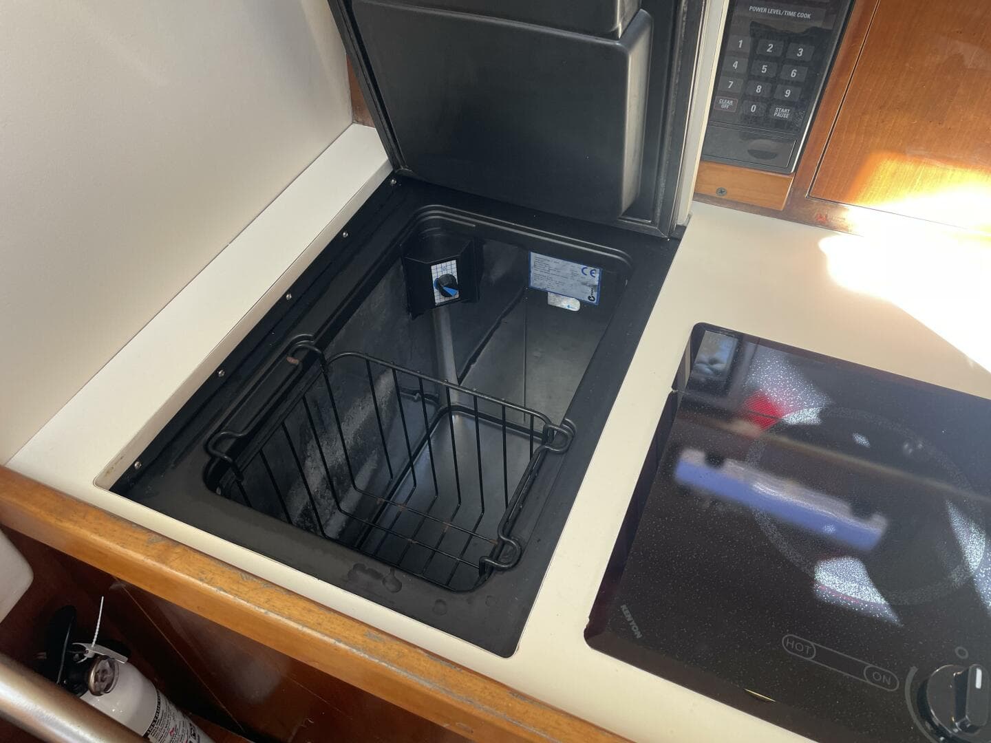 2005 Mainship 30 Pilot II — photo 29