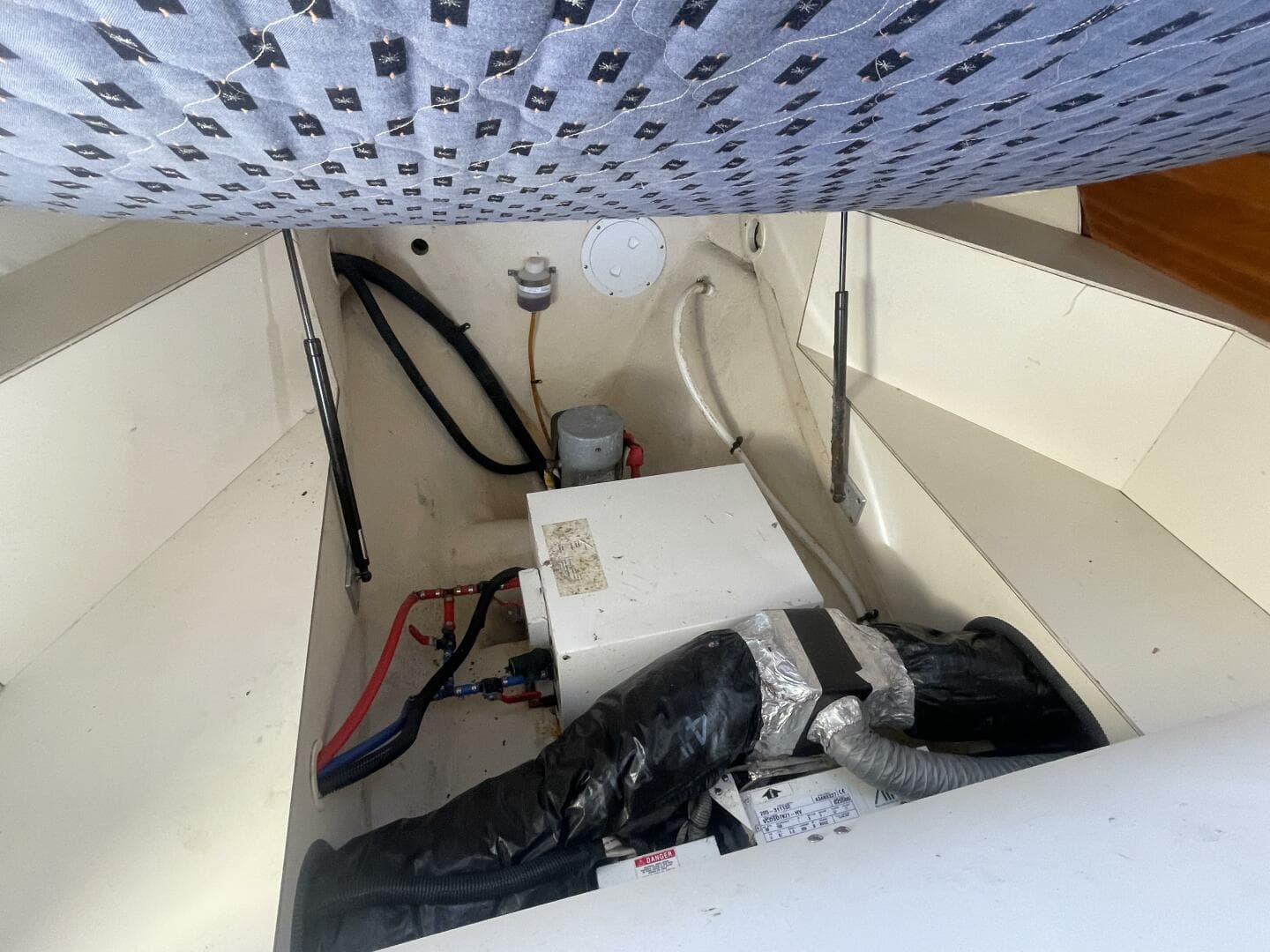 2005 Mainship 30 Pilot II — photo 23