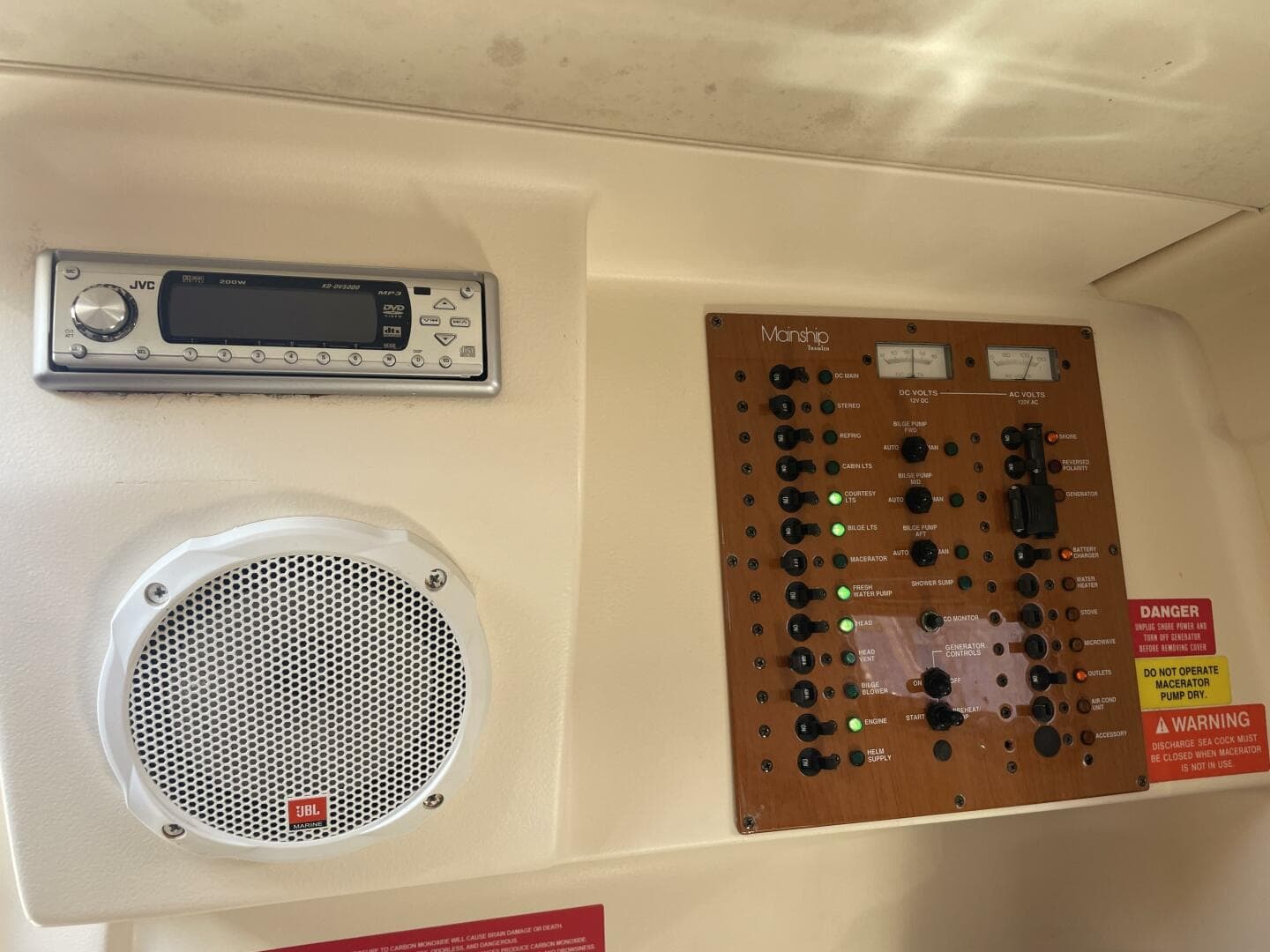 2005 Mainship 30 Pilot II — photo 33