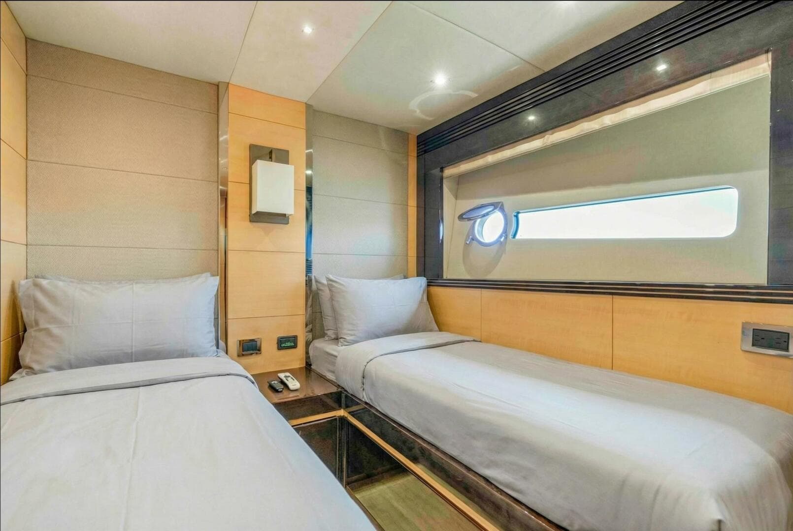 2014 Sunseeker Predator — photo 19