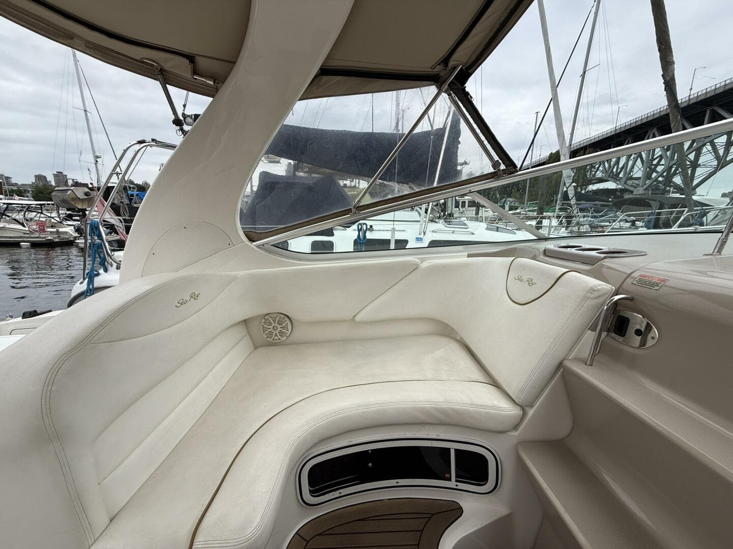 2002 Sea Ray 280 Sundancer — photo 17