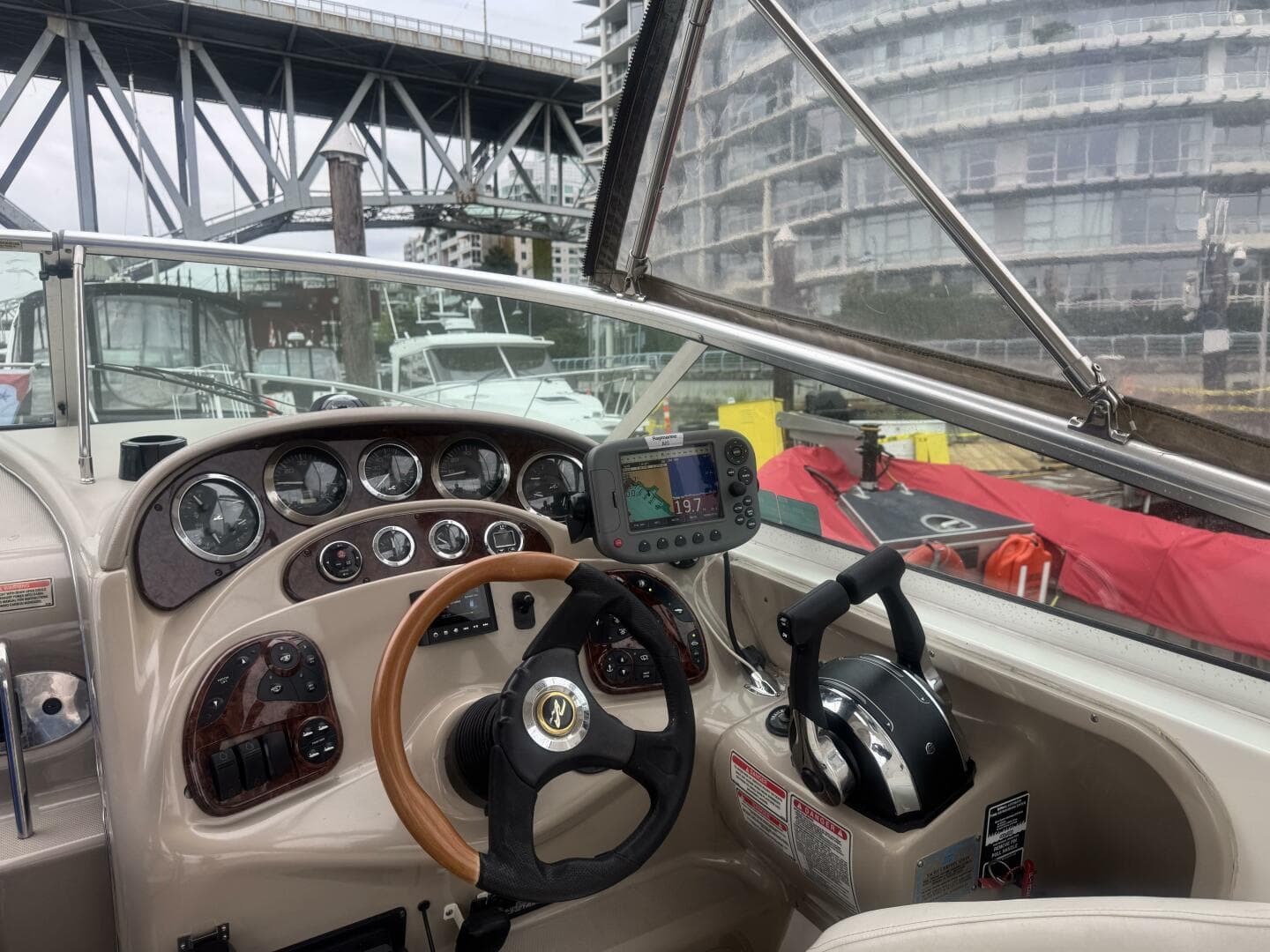 2002 Sea Ray 280 Sundancer — photo 9