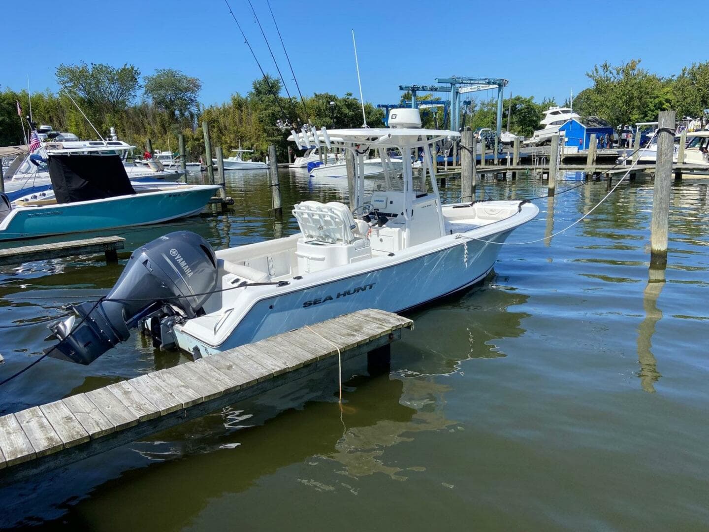 2015 Sea Hunt Ultra 234 — photo 10