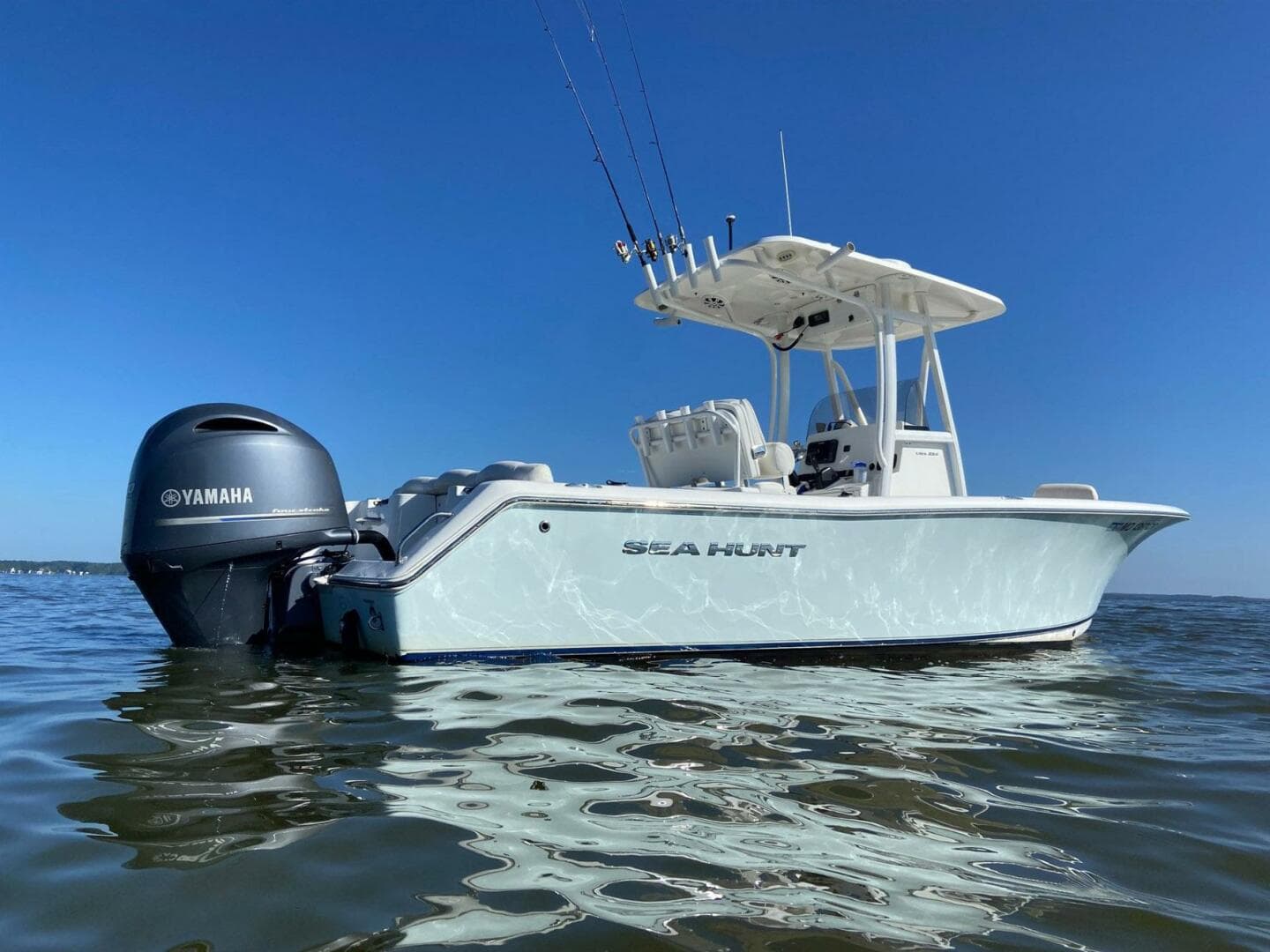 2015 Sea Hunt Ultra 234 — photo 2