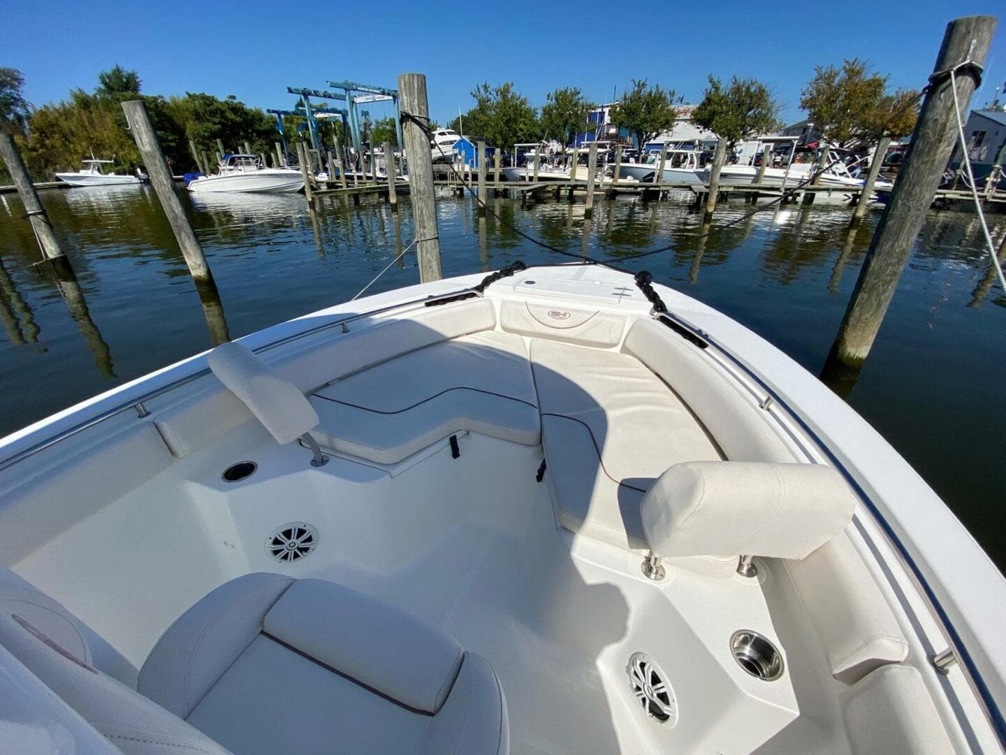 2015 Sea Hunt Ultra 234 — photo 14