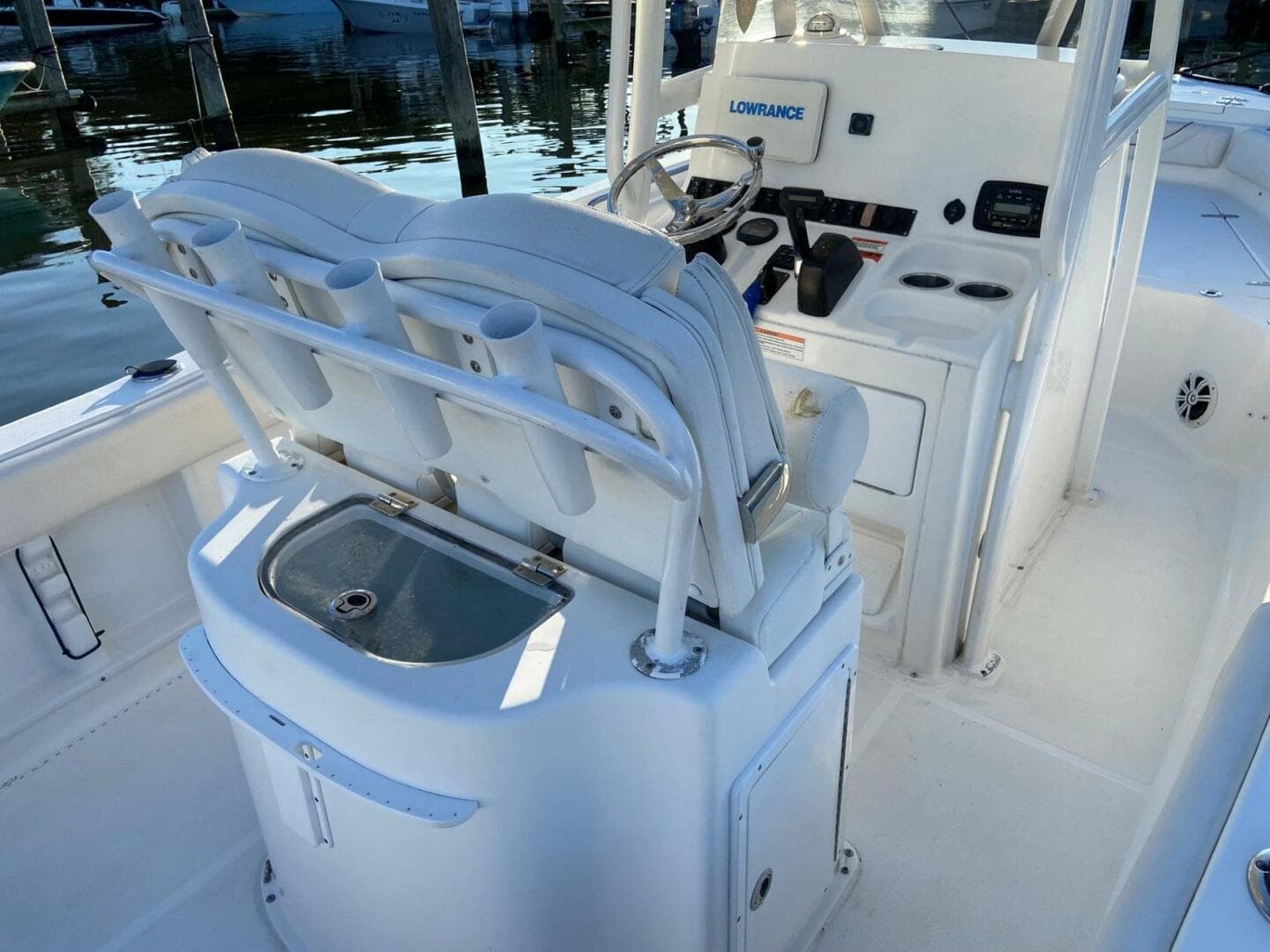 2015 Sea Hunt Ultra 234 — photo 29