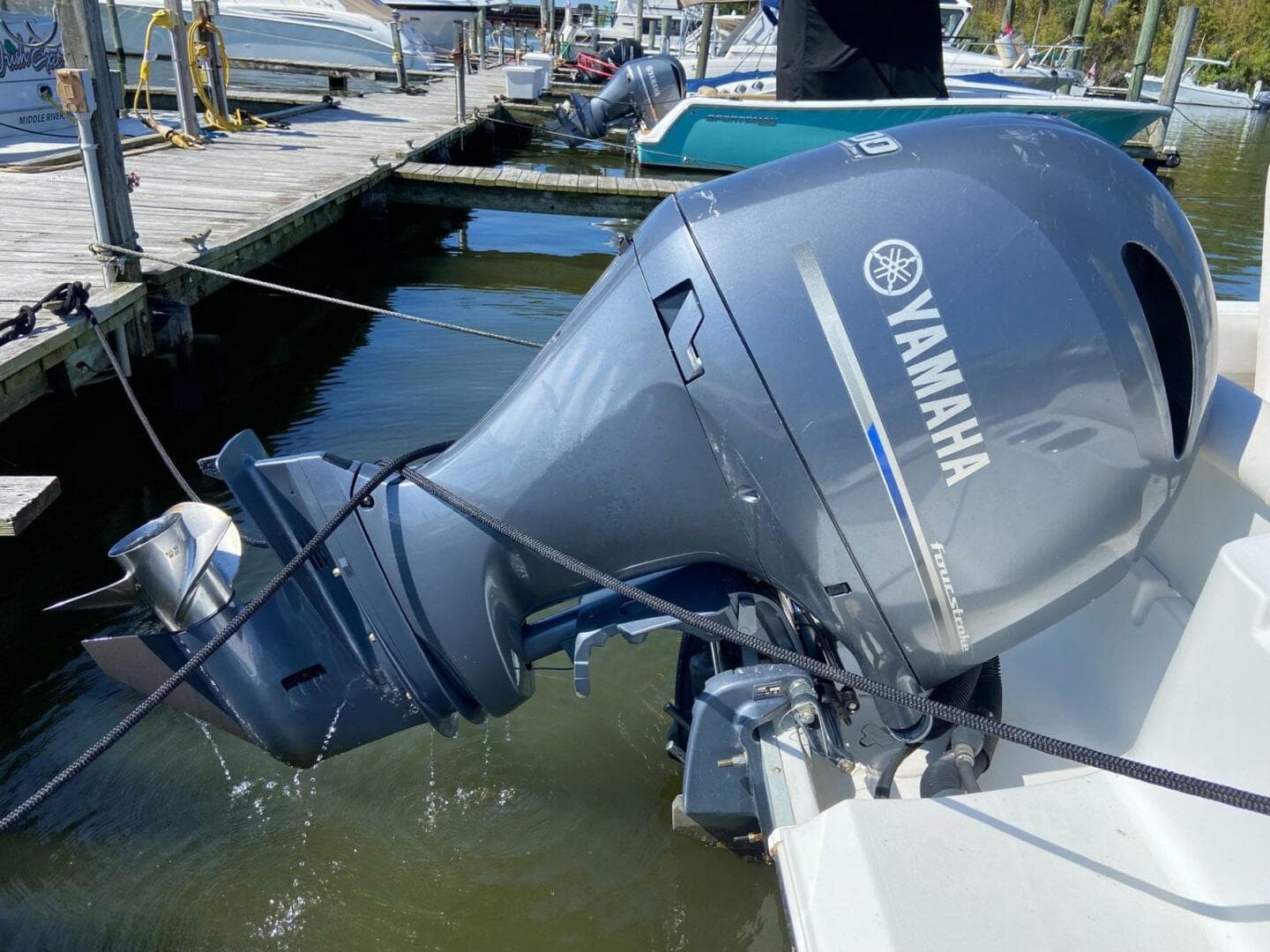 2015 Sea Hunt Ultra 234 — photo 8