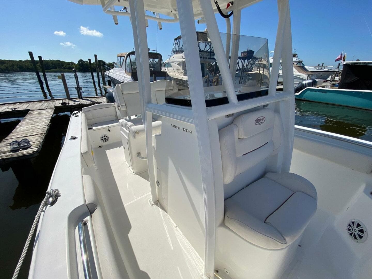 2015 Sea Hunt Ultra 234 — photo 20