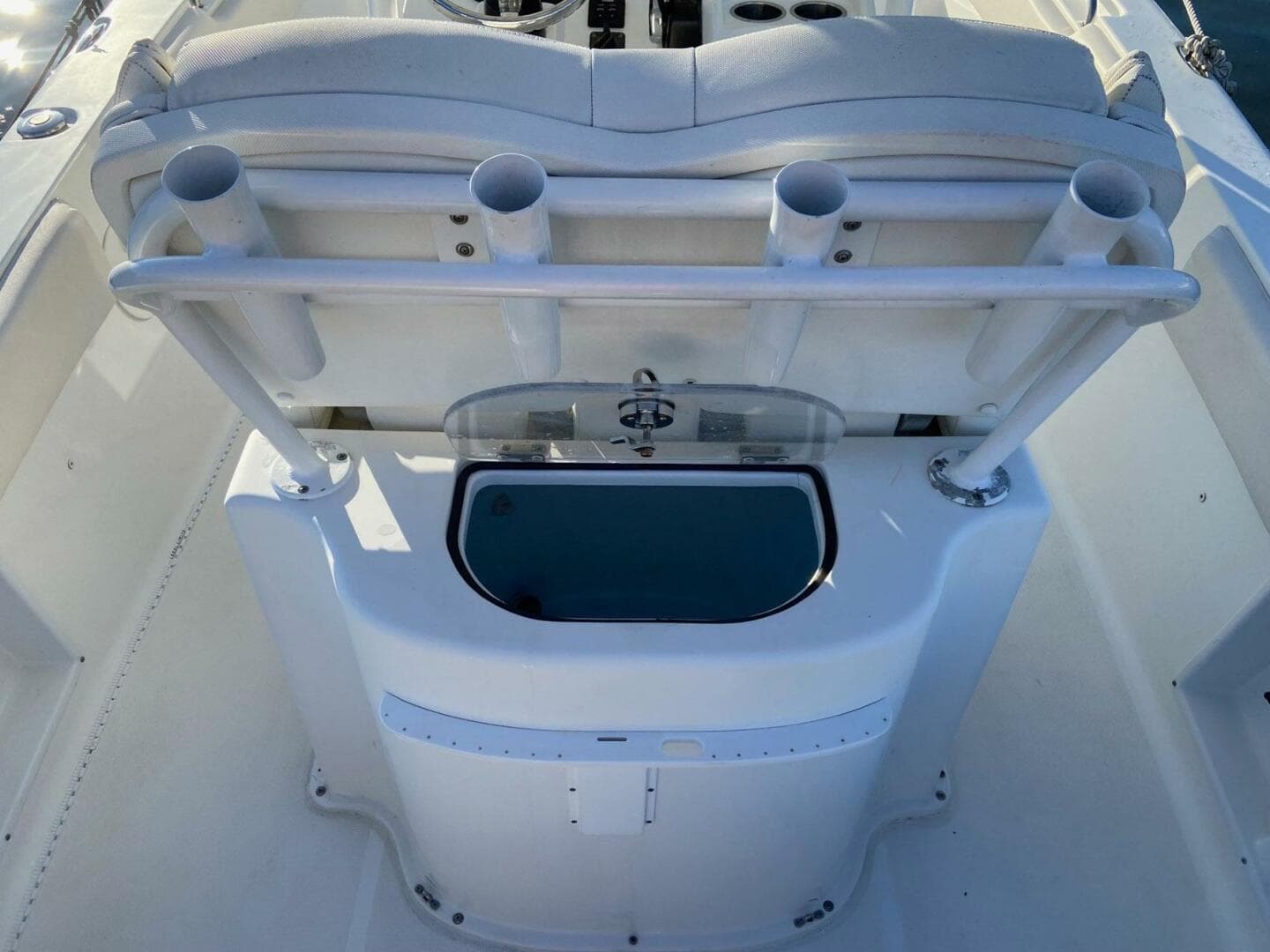 2015 Sea Hunt Ultra 234 — photo 17