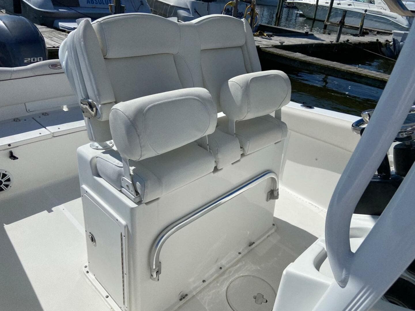 2015 Sea Hunt Ultra 234 — photo 35