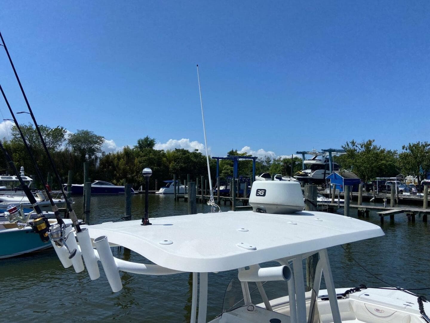 2015 Sea Hunt Ultra 234 — photo 40