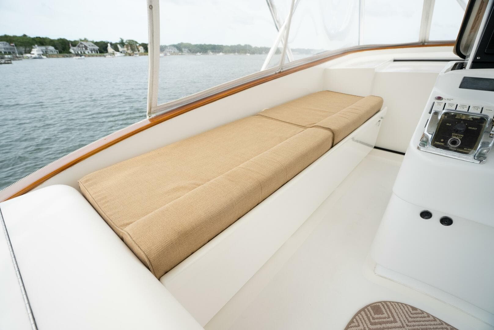 2004 Stolper 38 Express — photo 13