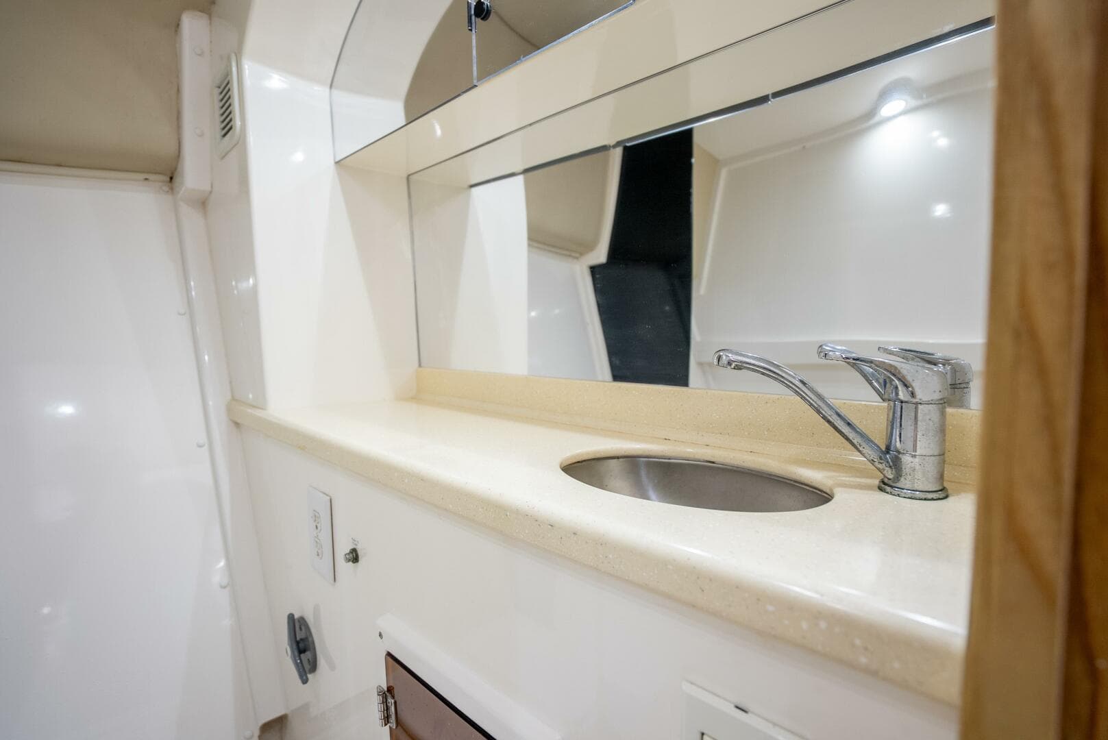 2004 Stolper 38 Express — photo 25