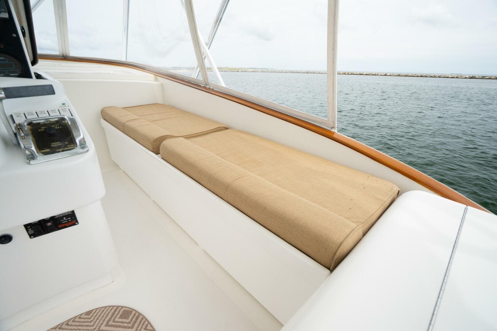 2004 Stolper 38 Express — photo 14