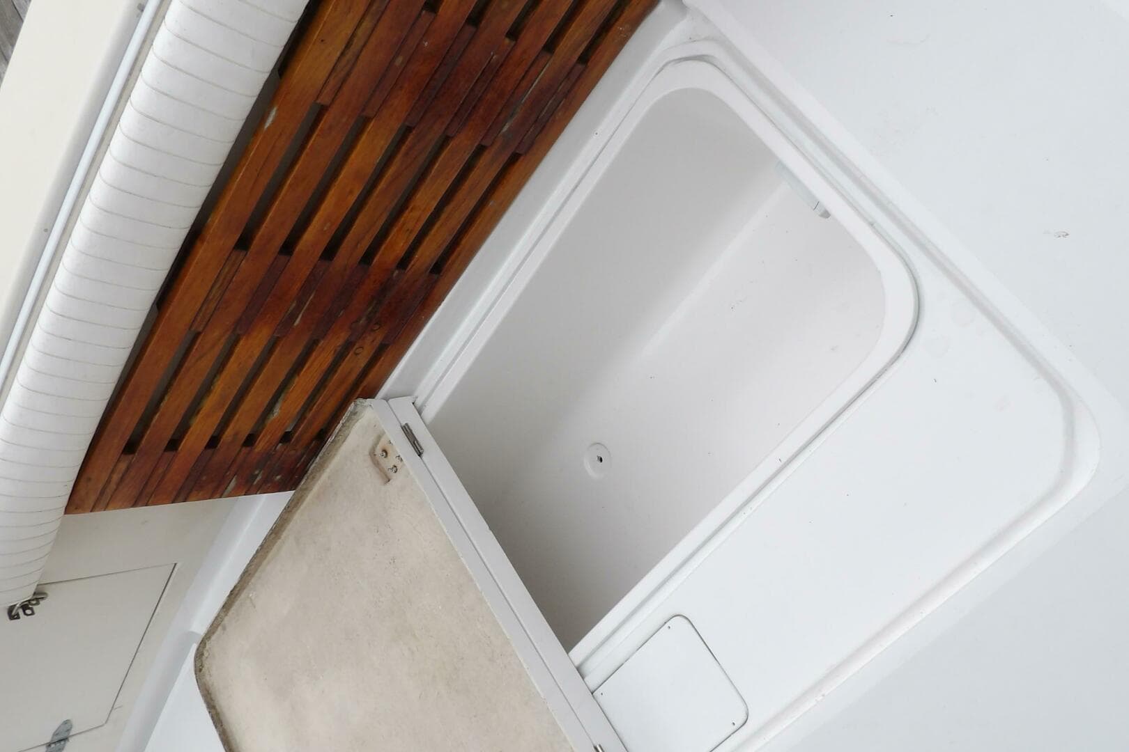 1991 Silverton 41 Convertible — photo 31