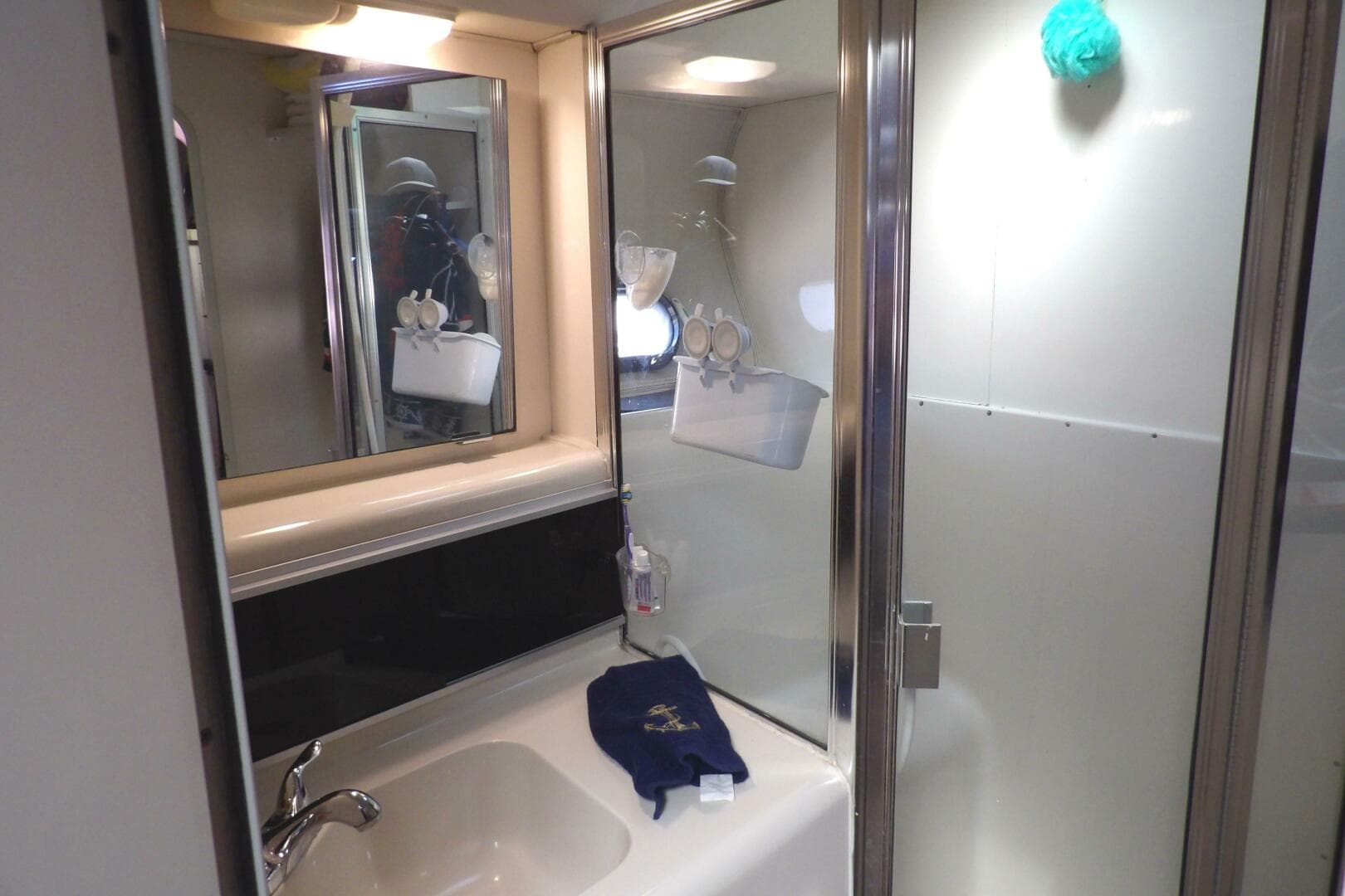 1991 Silverton 41 Convertible — photo 53