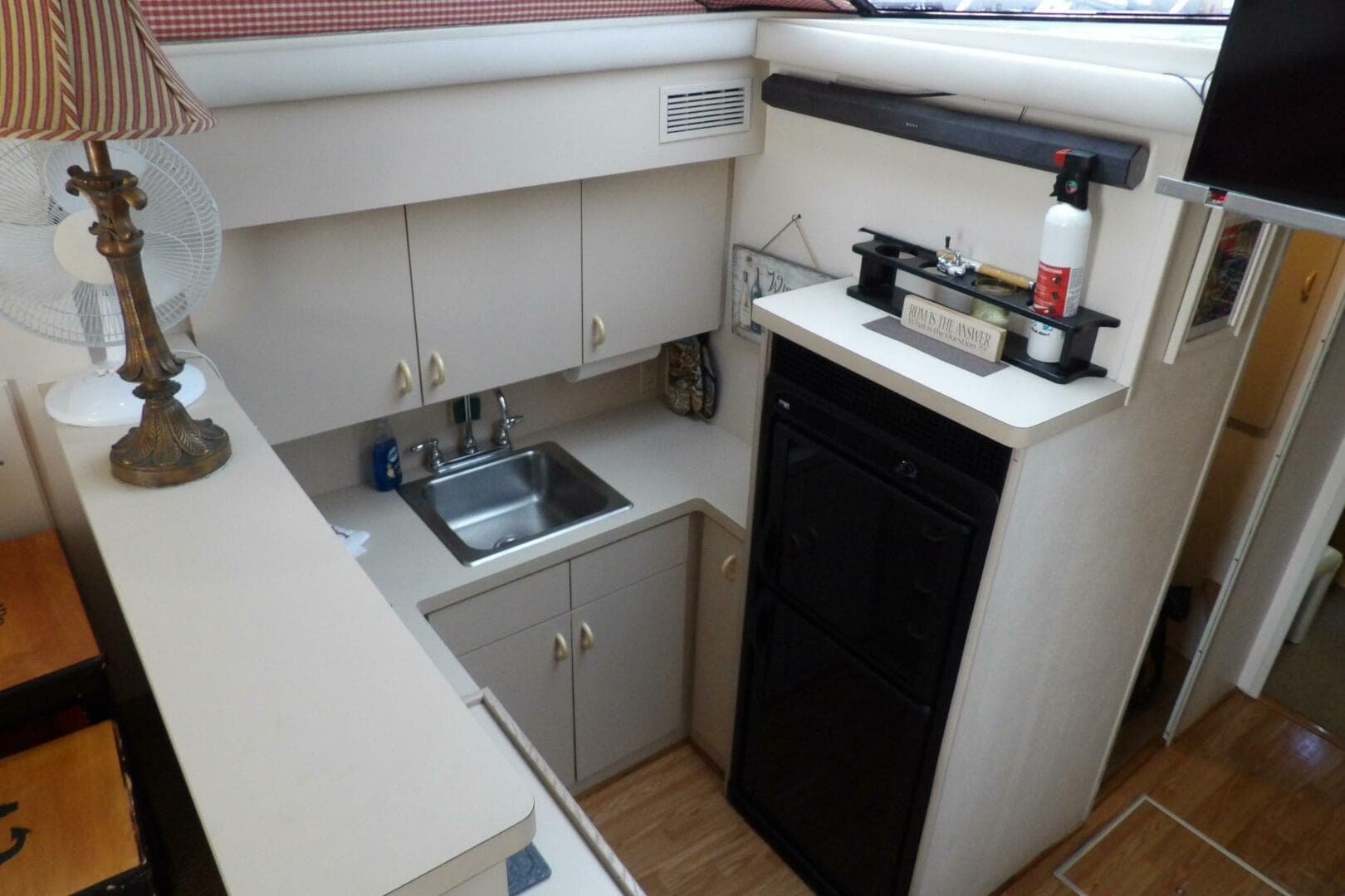 1991 Silverton 41 Convertible — photo 46