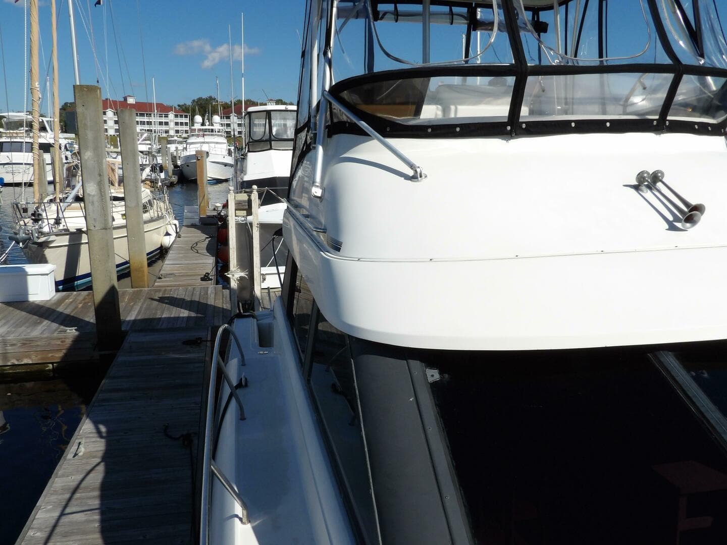 1991 Silverton 41 Convertible — photo 13