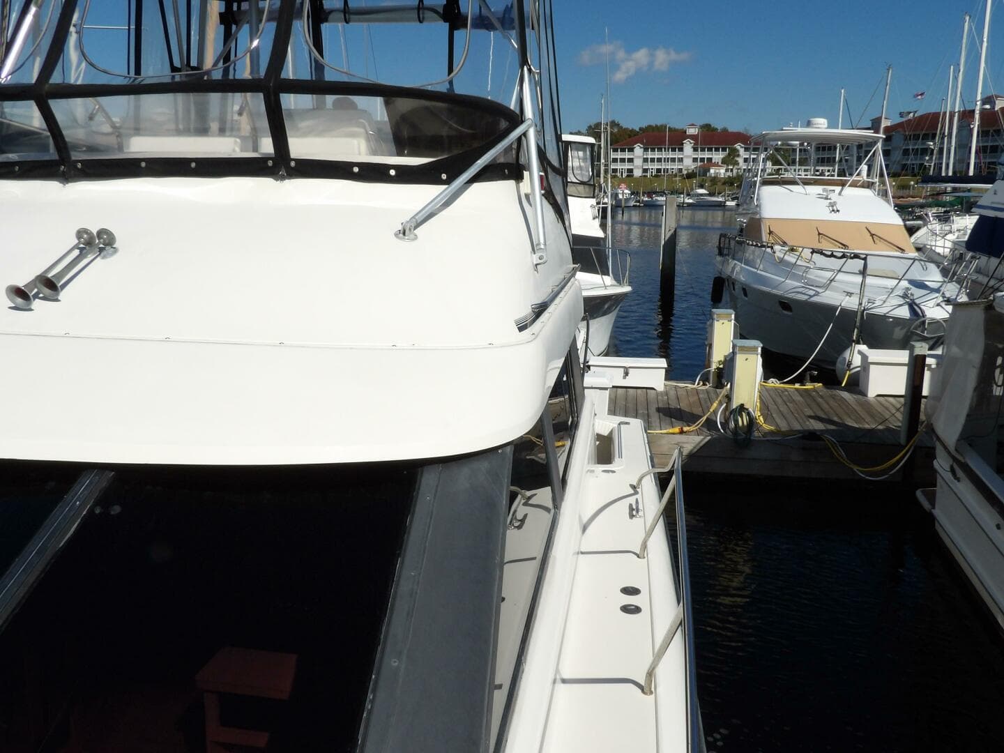 1991 Silverton 41 Convertible — photo 12