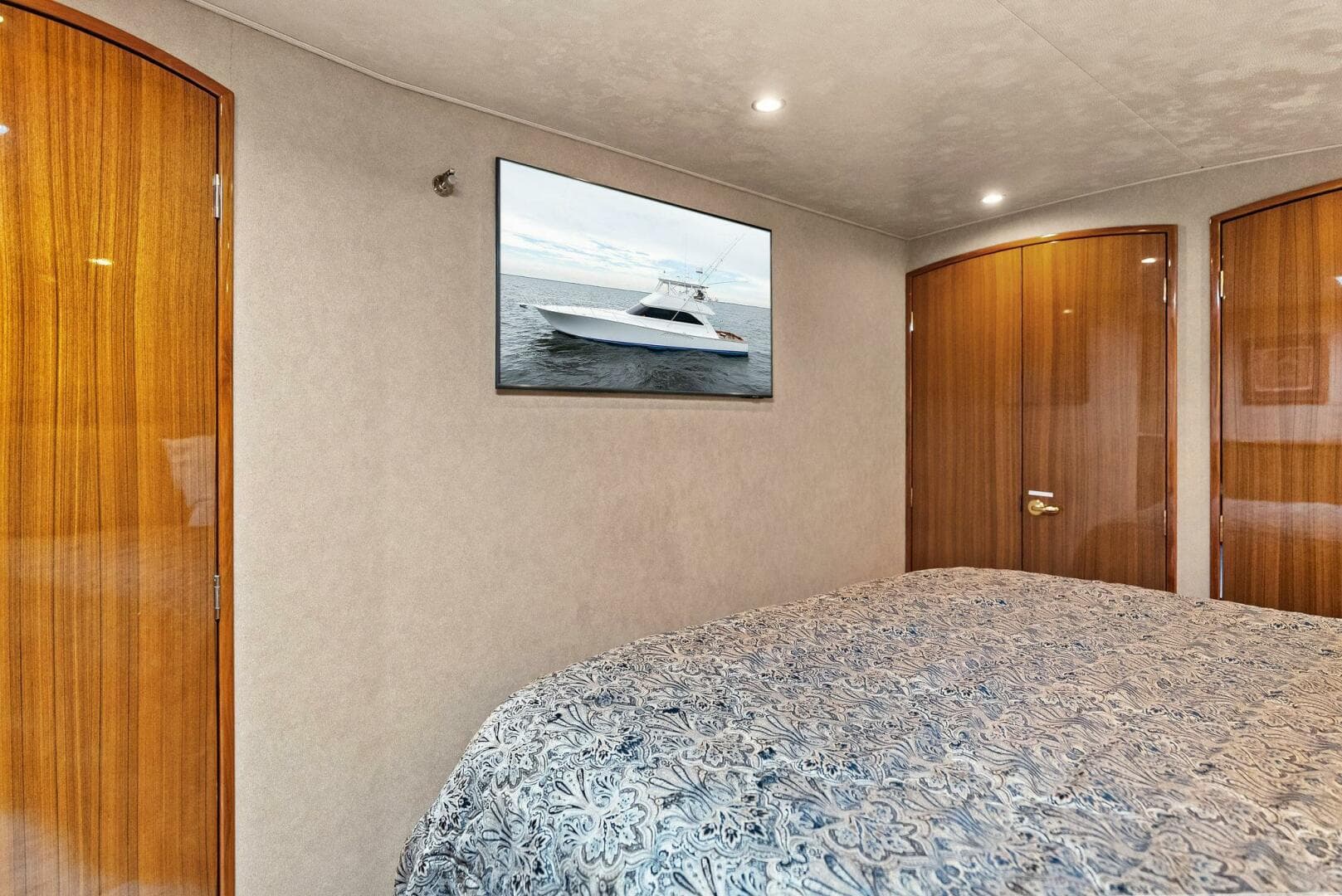 2006 Viking 61 Convertible — photo 19